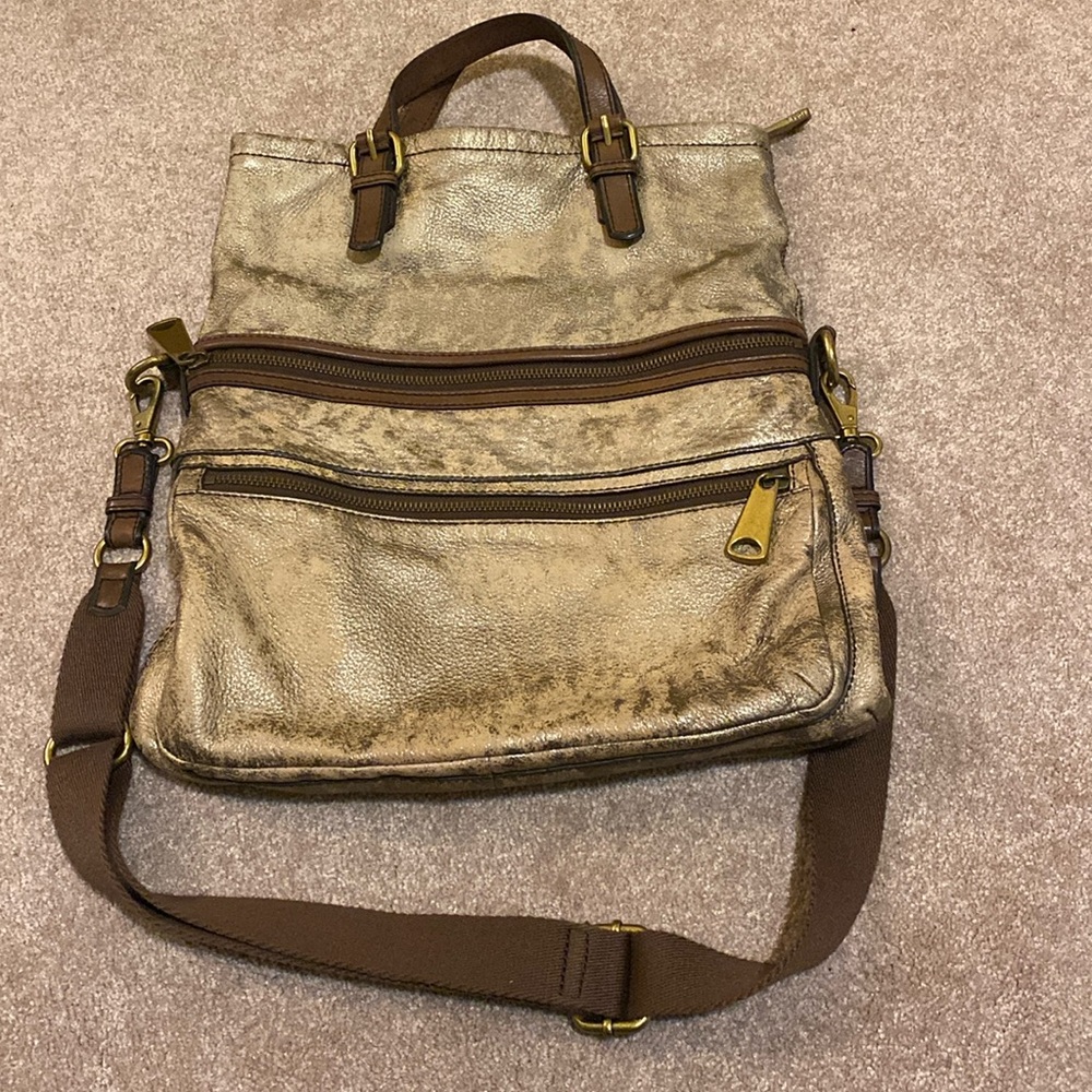 Fossil. Large Messenger Bag. Crossbody. Distressed Gold.